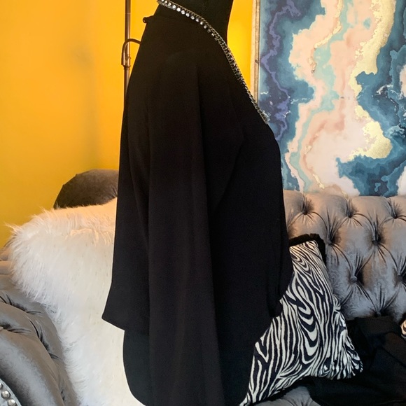 Love culture black blouse says L fits like a small - Picture 4 of 9